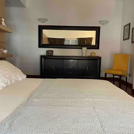 Luxury Spacious Flat With A Lovely Terrace * تيرانا