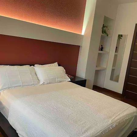 Luxury Spacious Flat With A Lovely Terrace Lägenhet Tirana