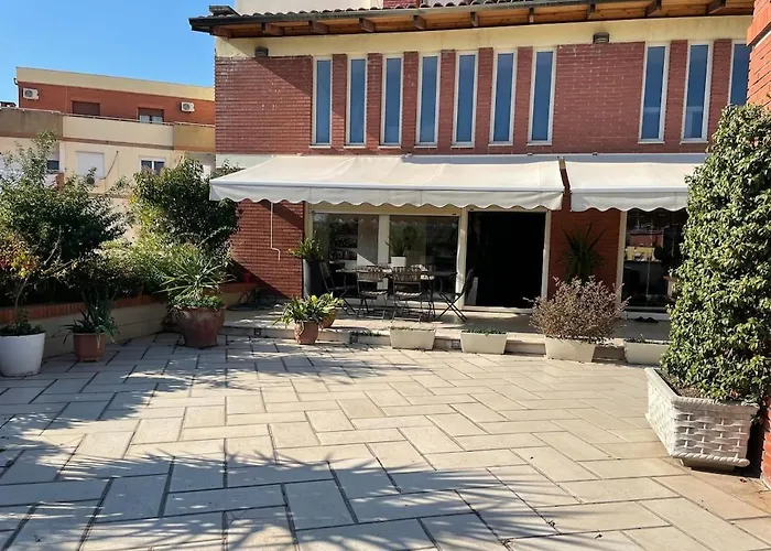 Luxury Spacious Flat With A Lovely Terrace تيرانا