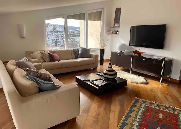 Apartmán Luxury Spacious Flat With A Lovely Terrace Tirana