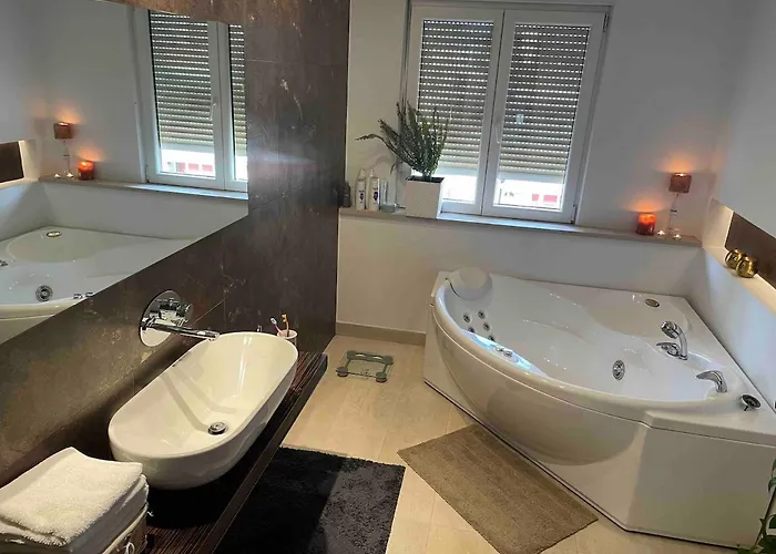 Luxury Spacious Flat With A Lovely Terrace